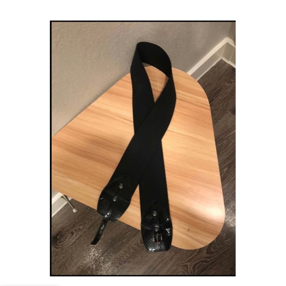 Stretchy Black Faux Snake Skin Buckle Belt